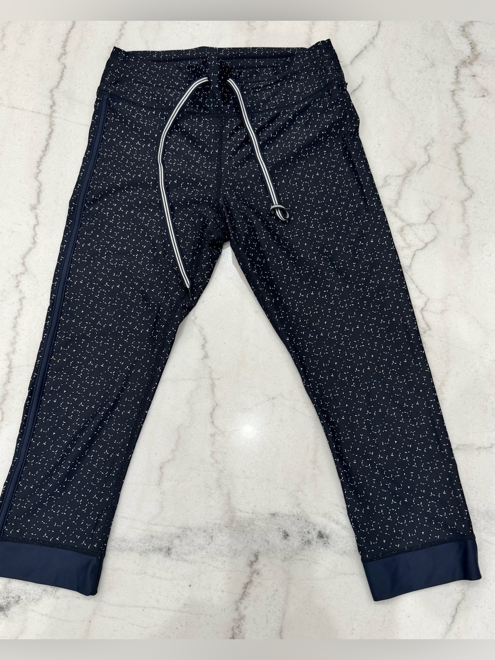 THE UPSIDE UPL1192 Size 8 Navy Abstract Print Cropped Jogger Pants